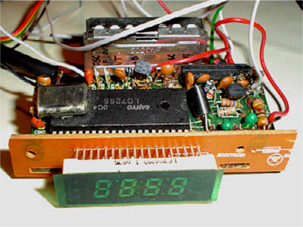 Sterownik układu syntetyzera częstotliwości SAA1057